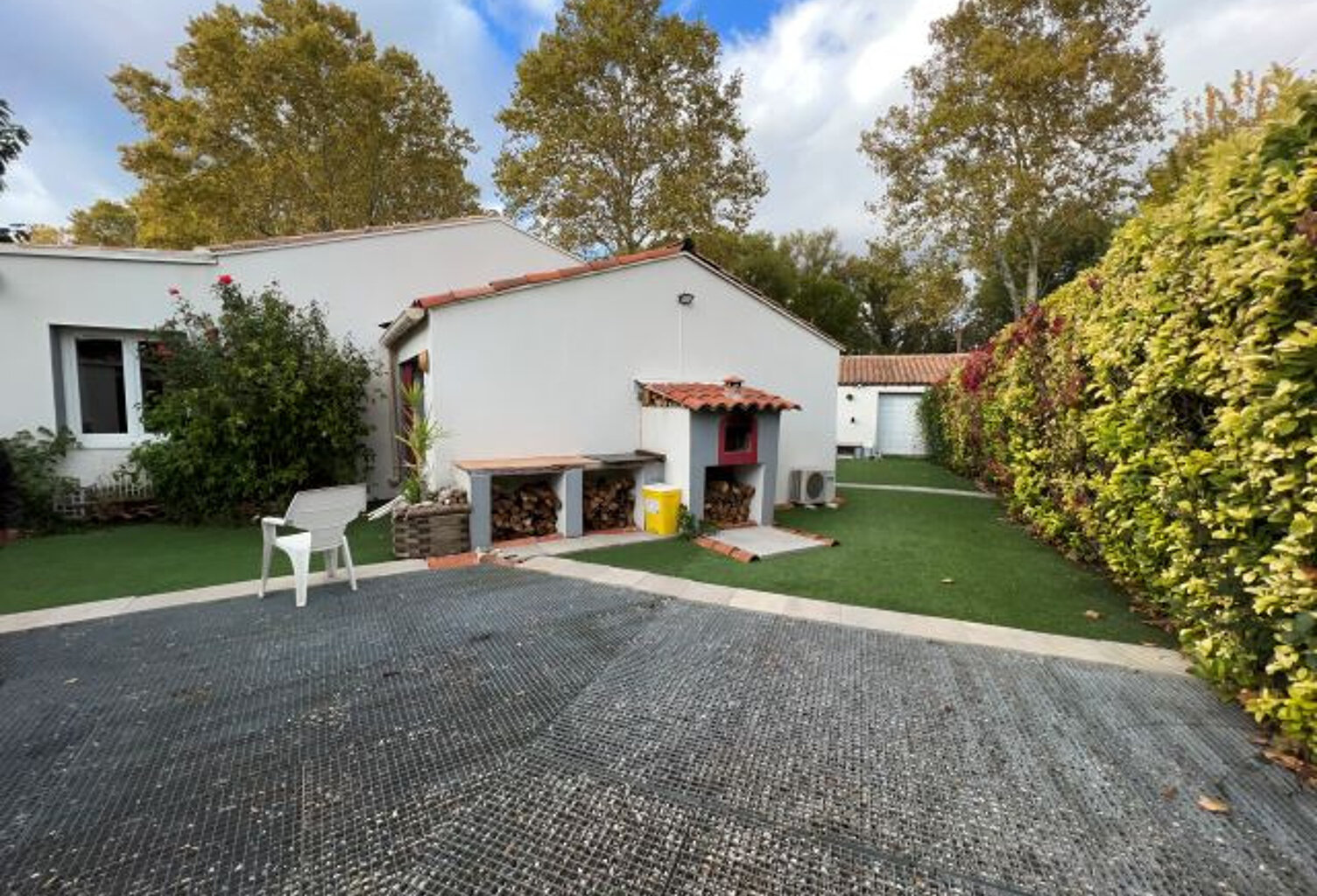 MAISON T8 A VENDRE SUR PEYROLLES EN PROVENCE — photo 1