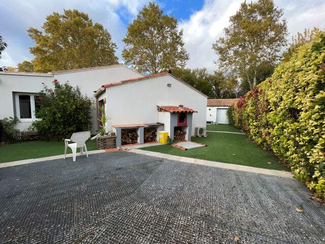 MAISON T8 A VENDRE SUR PEYROLLES EN PROVENCE — photo du bien