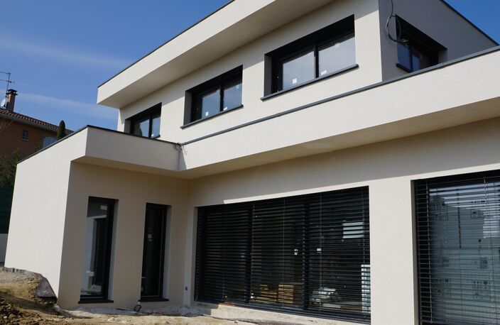 A Saint-Victor-Sur-Loire, Maison neuve sur-mesure sur terrain viabilisé dans un lotissement haut de gamme avec vue dégagée et exposition plein-sud. — photo 2