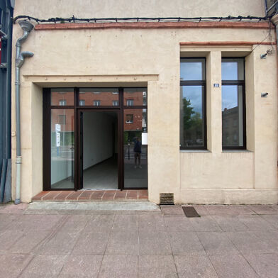 Commerce 2 pièces 780 €