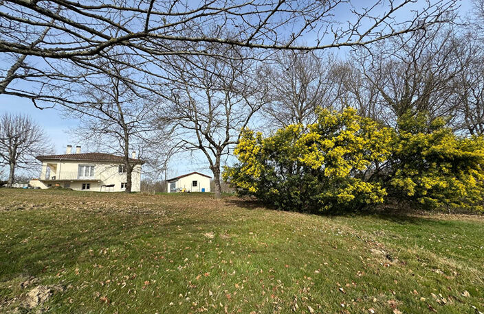 Maison traditionnelle située au Nord de Villeneuve sur Lot avec dépendance et beau terrain — photo 5