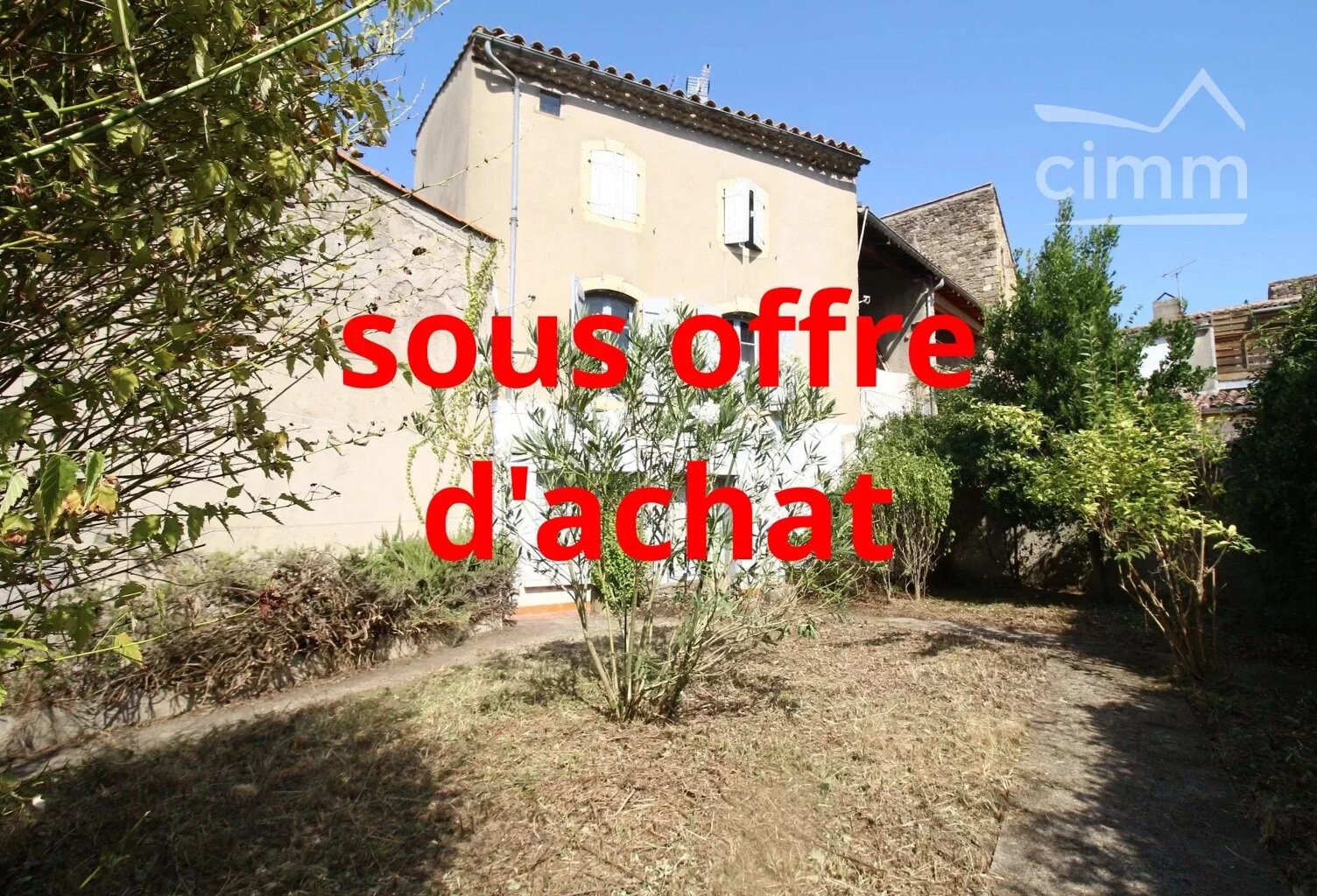 A vendre une grande maison de ville avec jardin, dépendance et g — photo 1