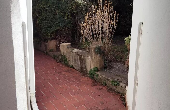 A vendre une grande maison de ville avec jardin, dépendance et g — photo 2