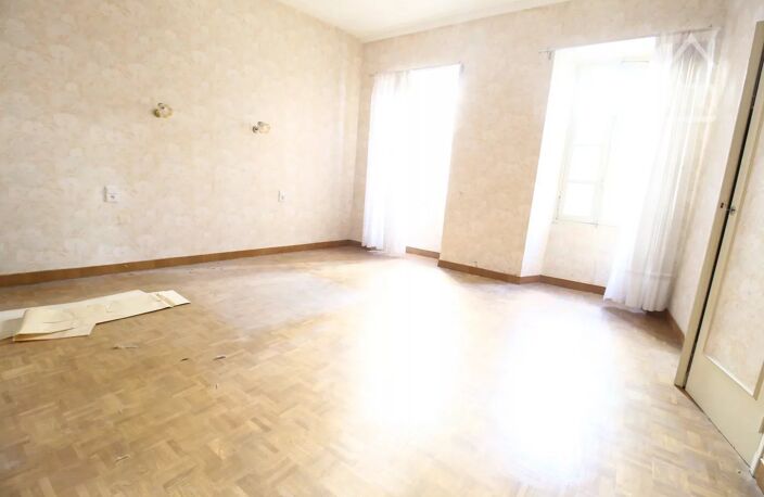 A vendre une grande maison de ville avec jardin, dépendance et g — photo 5