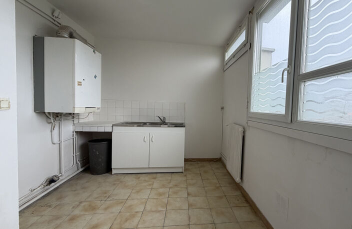 T4 - Carbon-Blanc — photo 2
