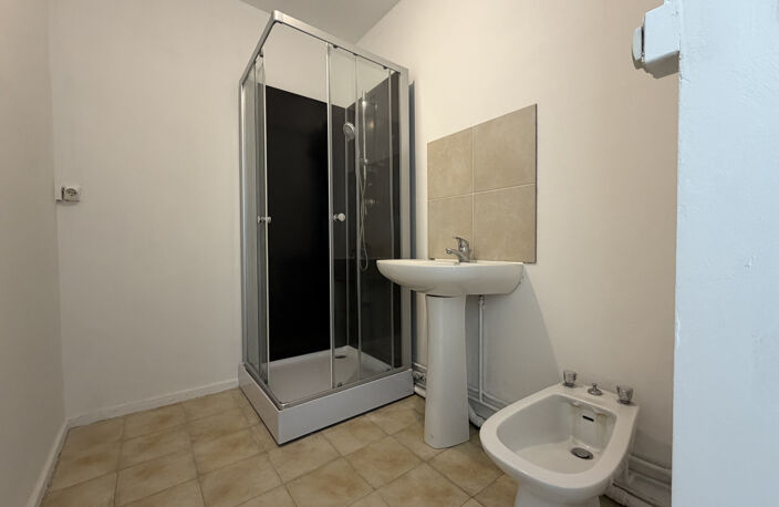 T4 - Carbon-Blanc — photo 4