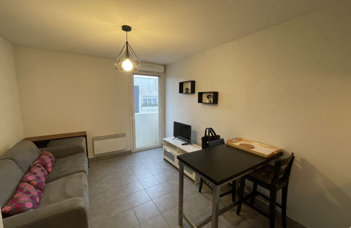 Studio 20m2 - Vendu meublé et vide — photo 3