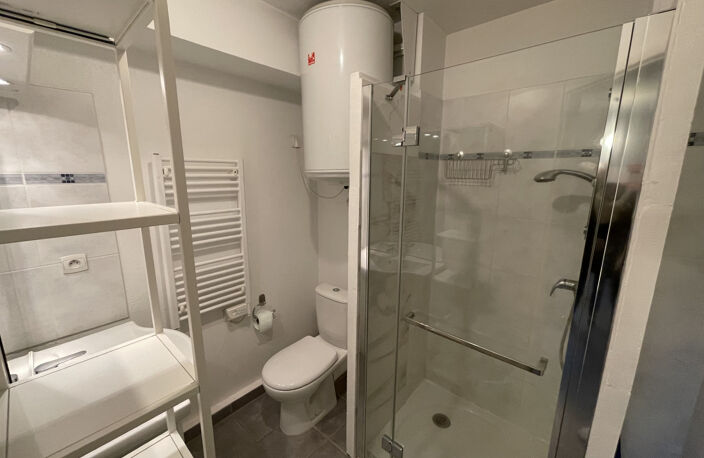 Studio 20m2 - Vendu meublé et vide — photo 4