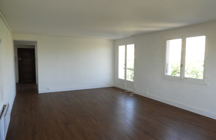 APPARTEMENT T4 - VUE CATHEDRALE — photo 4