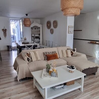 Maison 5 pièces 1350 €