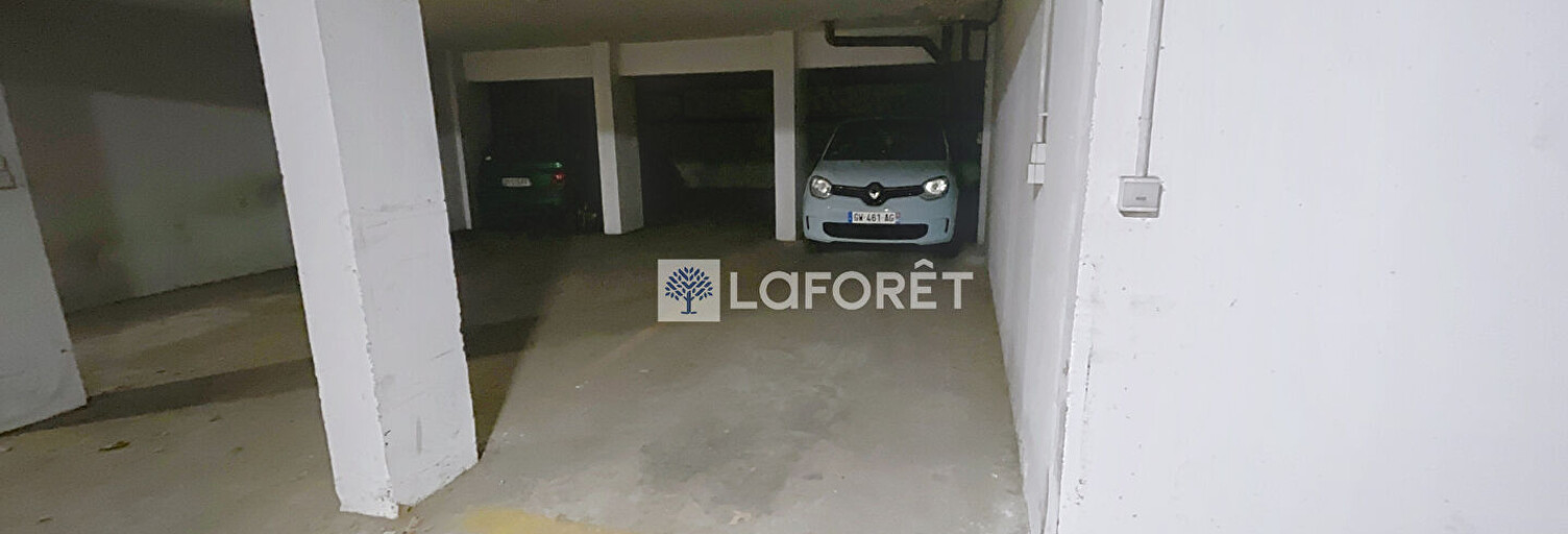 Garage   m² à louer à Perpignan (66100)