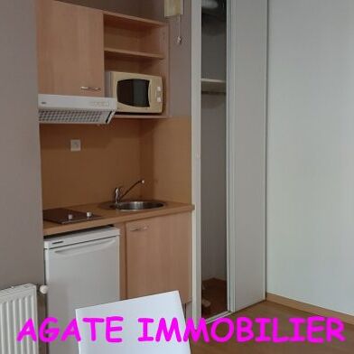 Appartement 2 pièces 910 €