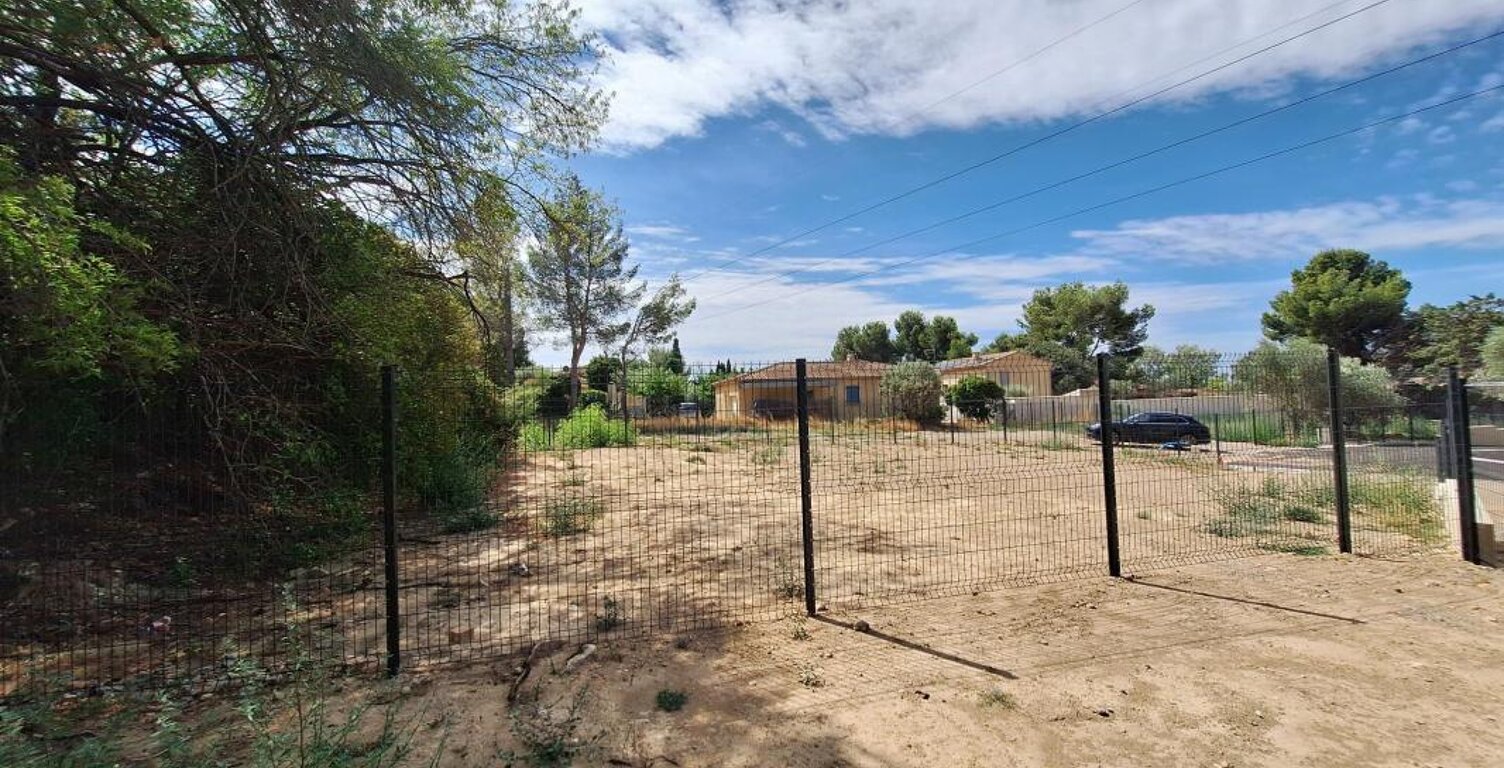 TERRAIN VIABILISE DE  400 M² PISCINABLE ET LIBRE CONSTRUCTEUR — photo 1