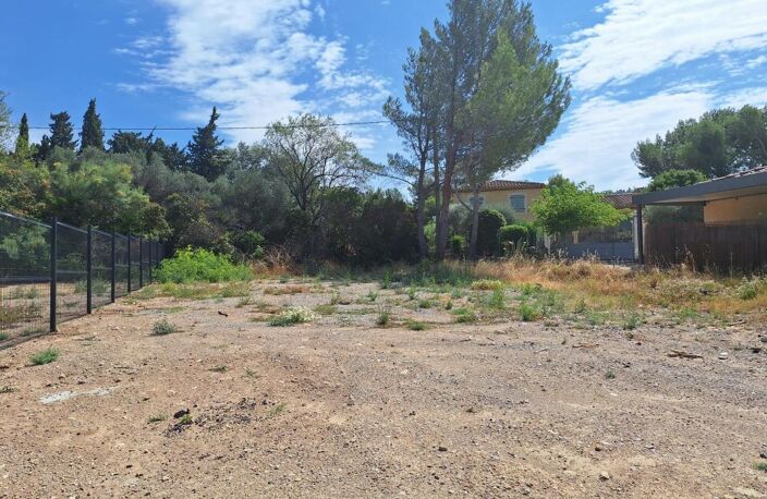 TERRAIN VIABILISE DE  400 M² PISCINABLE ET LIBRE CONSTRUCTEUR — photo 2