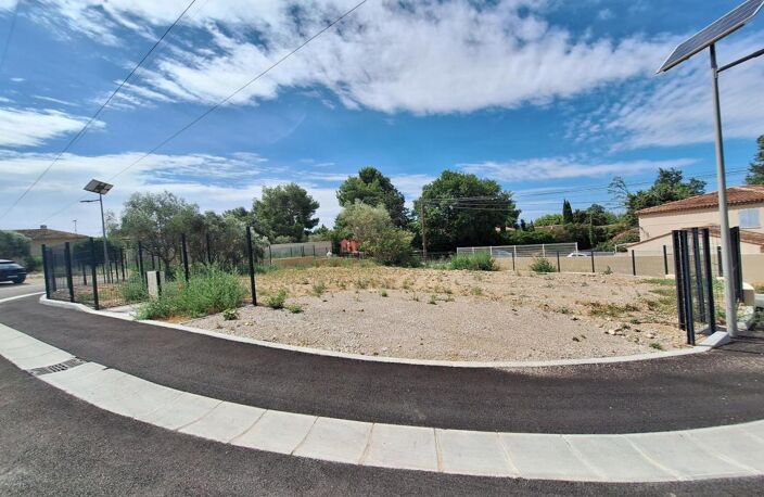 TERRAIN VIABILISE DE  400 M² PISCINABLE ET LIBRE CONSTRUCTEUR — photo 3