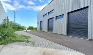 Local industriel  1492 m² à louer à Saint-André (97440)