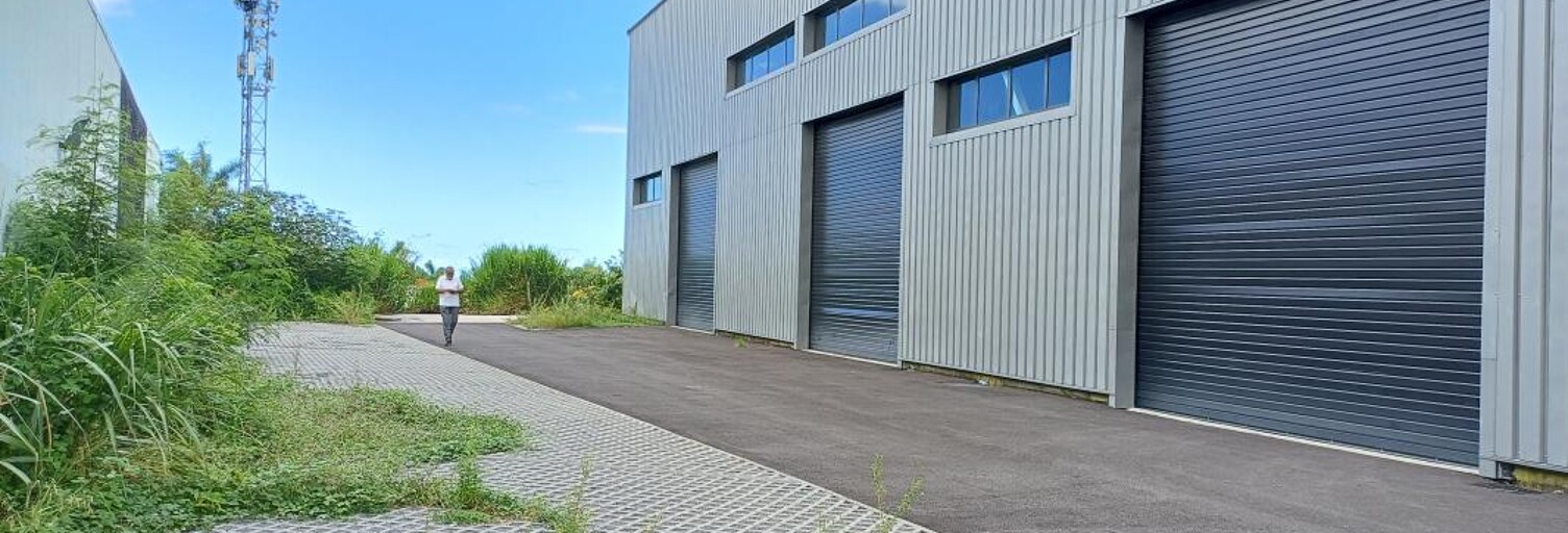 Local industriel  1492 m² à louer à Saint-André (97440)
