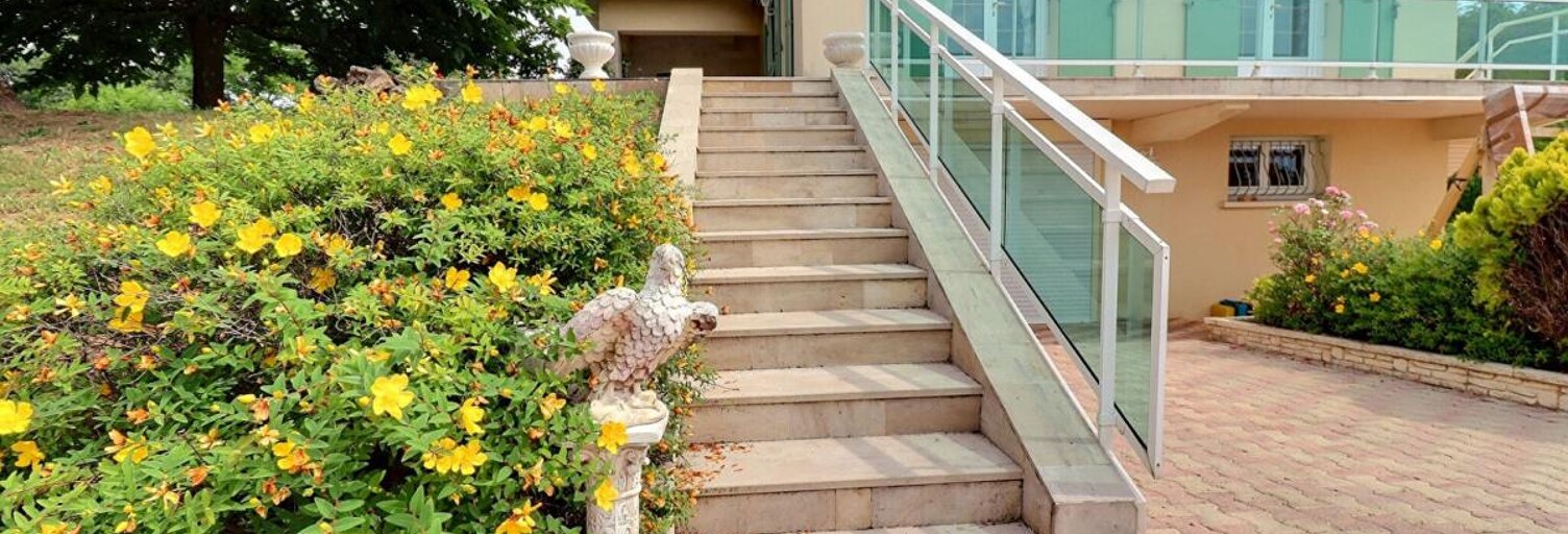 Maison 5 Pièces 136 m² à vendre à Saint-Magne-de-Castillon (33350)