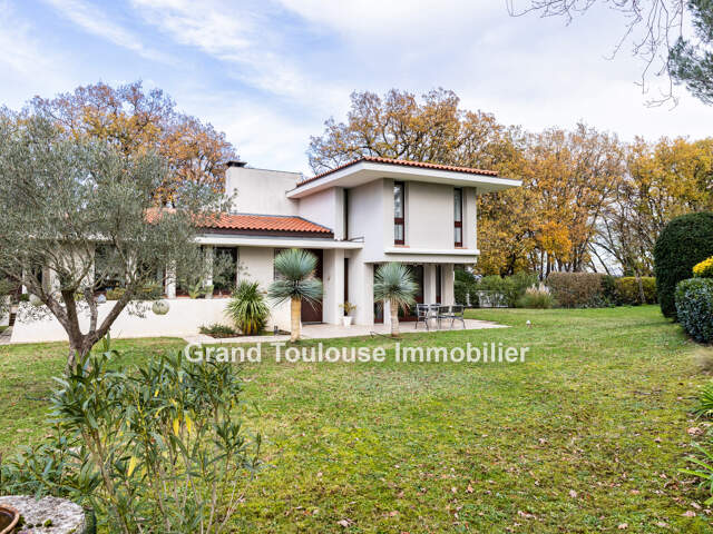 Maison 7 pièces 240 m² à Seilh — photo du bien