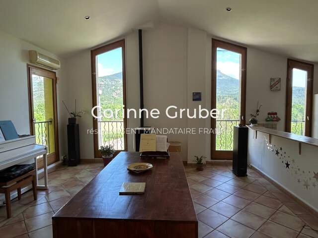 EXCLUSIVITÉ - MAISON DE TYPE 5/6 DE 237 M² SUR 1 958 M² AVEC DOUBLE GARAGE DE 54 M² PROCHE DIGNE — photo du bien