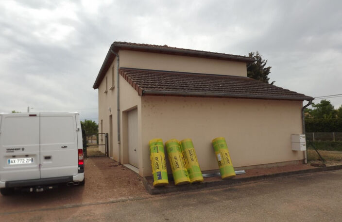 Maison d'habitation en bon état, 85 m2 hab environ et garage — photo 2