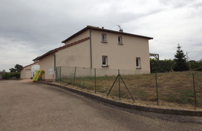 Maison d'habitation en bon état, 85 m2 hab environ et garage — photo 3