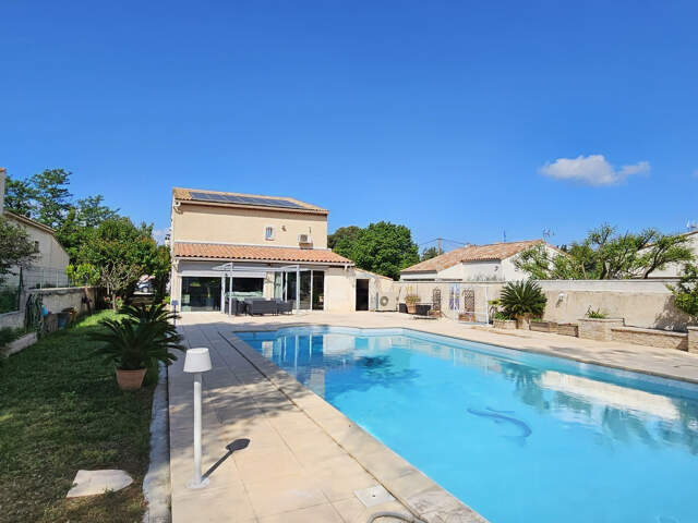 A Gignac-la-Nerthe / Laure,  belle bâtisse offrant 310 m2 su — photo du bien