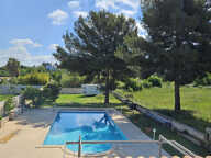 A Gignac-la-Nerthe / Laure,  belle bâtisse offrant 310 m2 su — photo 2