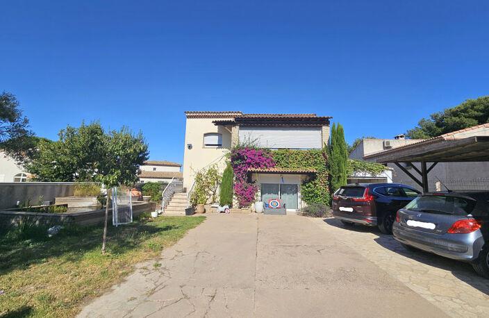 A Gignac-la-Nerthe / Laure,  belle bâtisse offrant 310 m2 su — photo 3