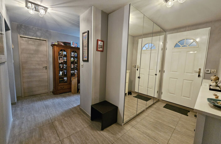 A Gignac-la-Nerthe / Laure,  belle bâtisse offrant 310 m2 su — photo 4