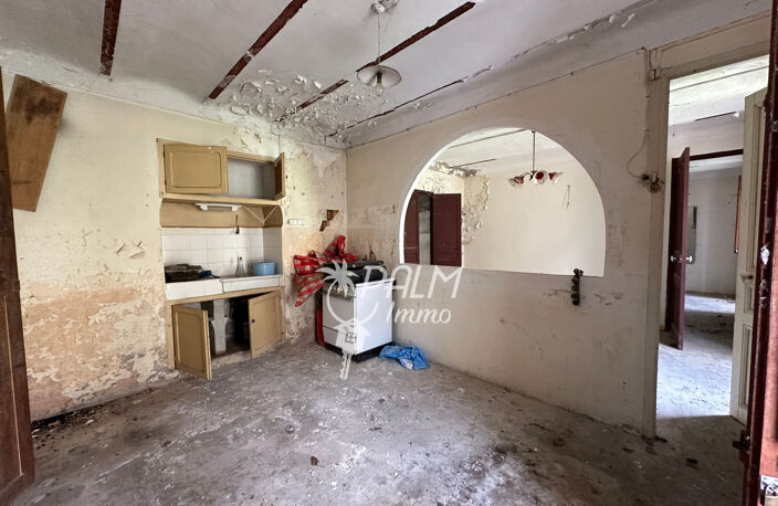 Maison en pierre sur 2 niveaux à rénover — photo 3