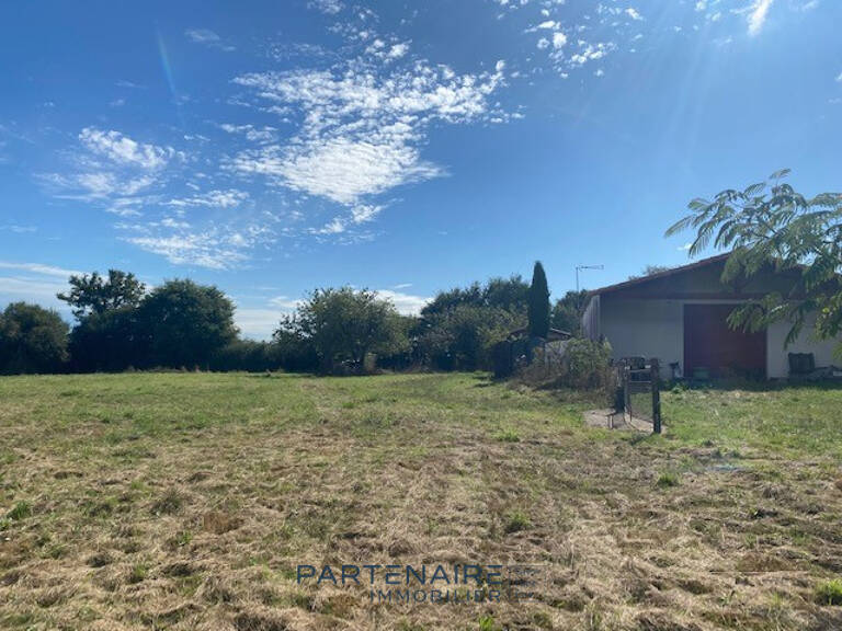 Bâtiment aménageable sur terrain de 7500m2 - Avrillé (85) — photo 1