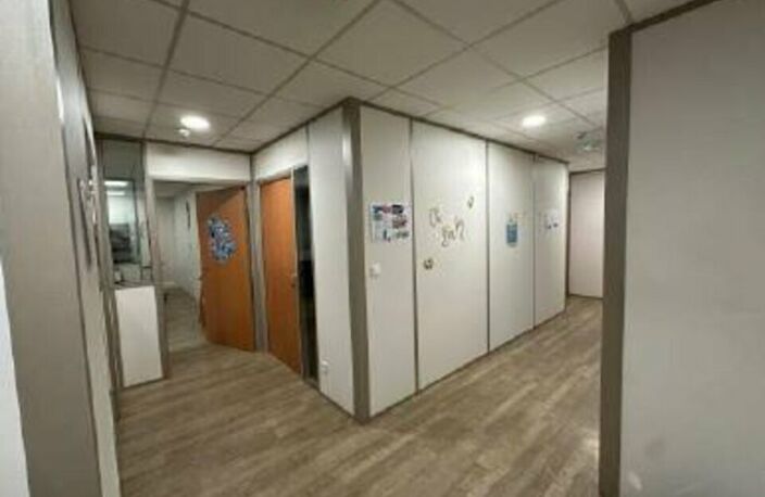 BUREAUX à LOUER — photo 4