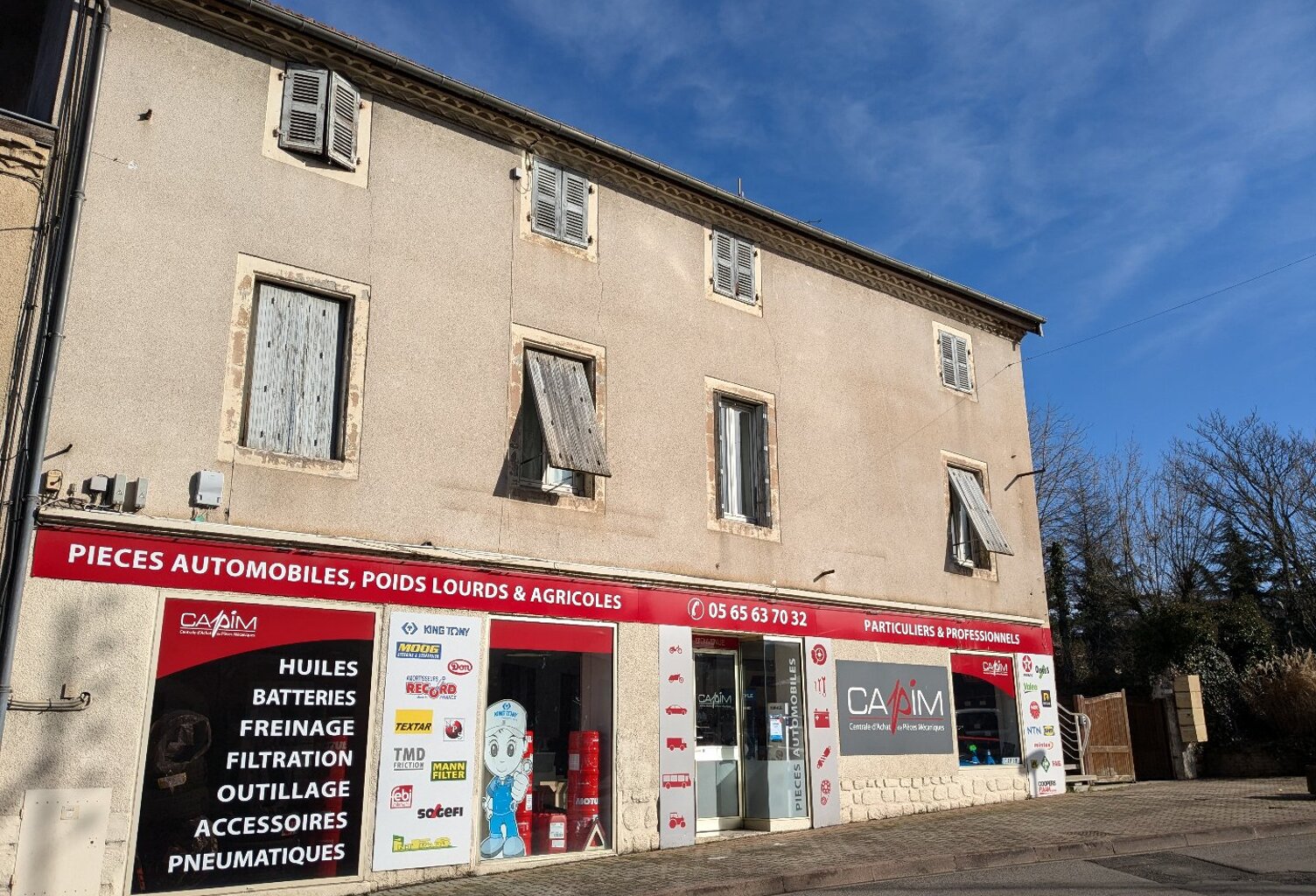 Local commercial — photo 1
