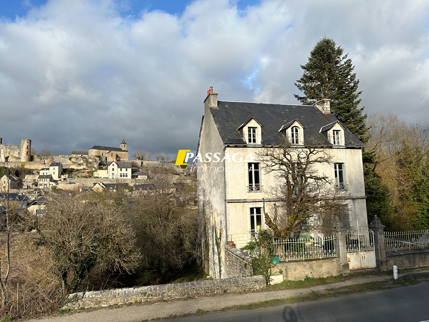 Villa / Maison  T7 à vendre Bertholène 12310