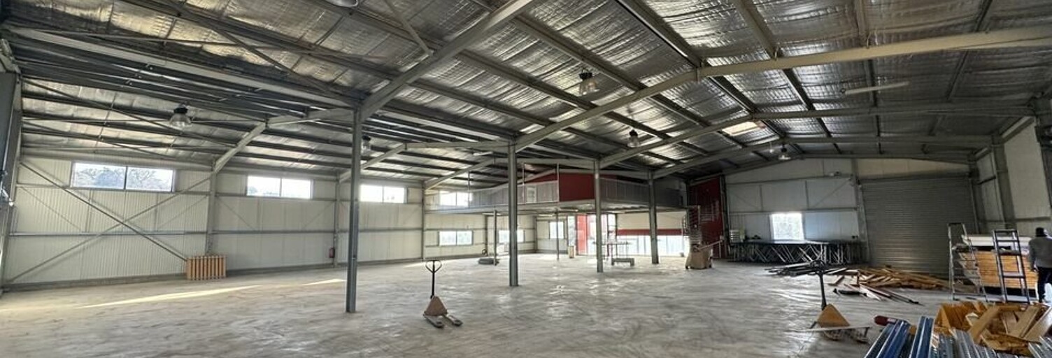 Commerce  1230 m² à louer à Frontignan (34110)