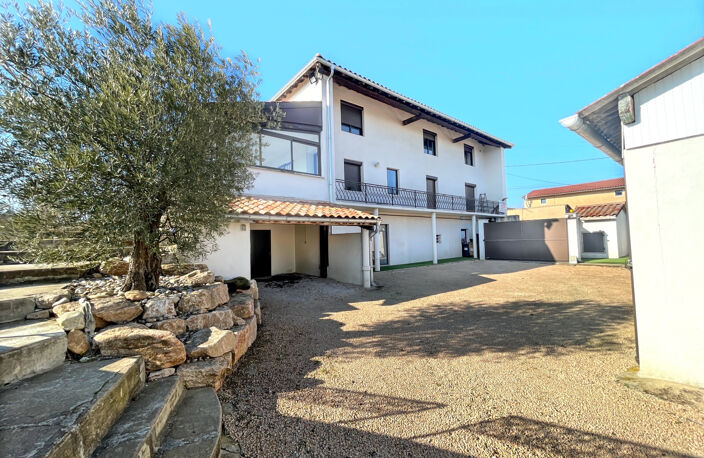 À Vendre   Maison de caractère en plein coeur du Beaujolais — photo 2