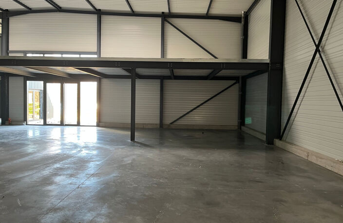 Local Commercial 430 m2 à DAVEZIEUX à avec Mezzanine — photo 4