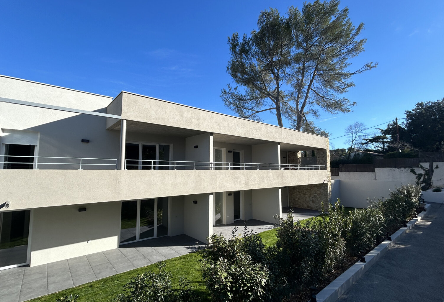 NIMES CAMPLANIER appartement T3 de 80 m2 en rez de jardin, d — photo 1