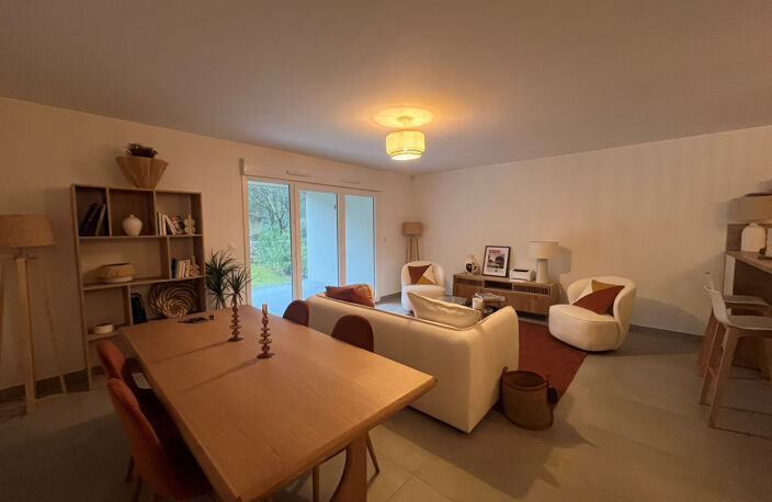 NIMES CAMPLANIER appartement T3 de 80 m2 en rez de jardin, d — photo 3