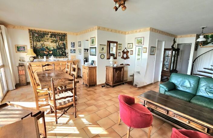 EXCLUSIVITE / COEUR DE PLAN DE CUQUES / DUPLEX T5 110 M² / — photo 5