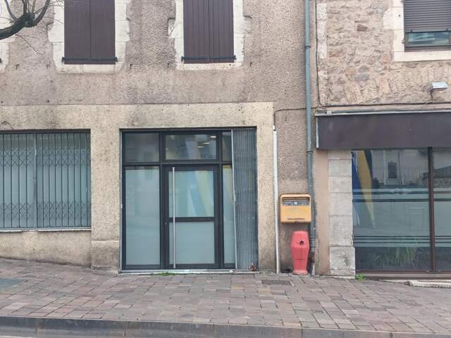 Rue Béteille, local  commercial de 55 m² environ en rdc, avec vitrine — photo du bien