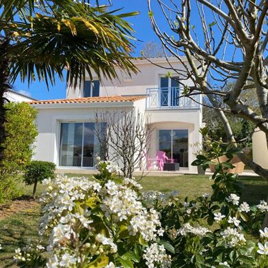 Maison 4 pièces 574750 €