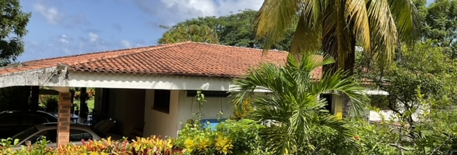 Maison 4 Pièces 280 m² à vendre à Sainte-Marie (97230)