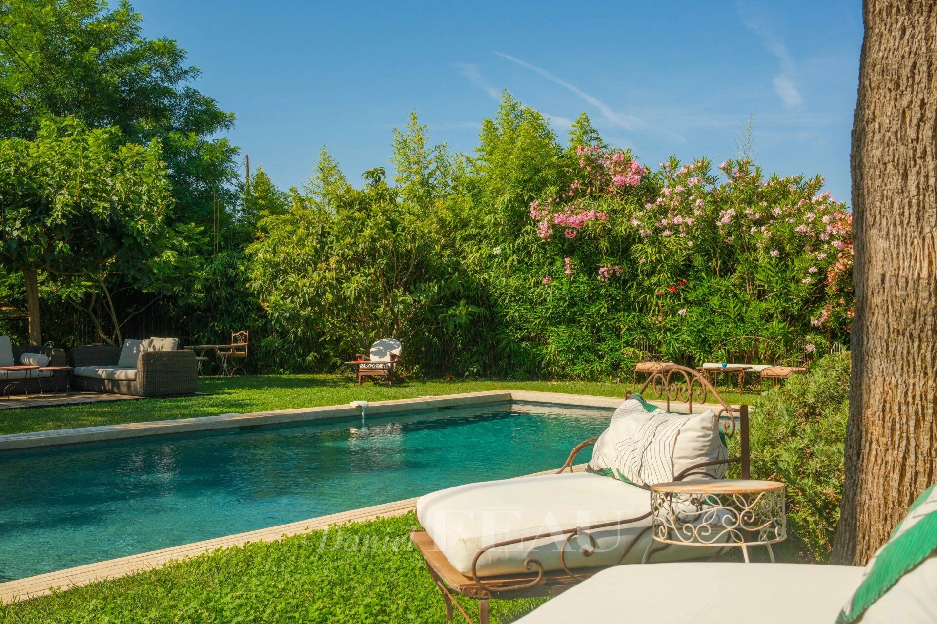 Villa / Maison 15 pièces  à vendre Saint-Cyr-sur-Mer 83270