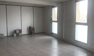 Commerce   m² à louer à Nîmes (30000)