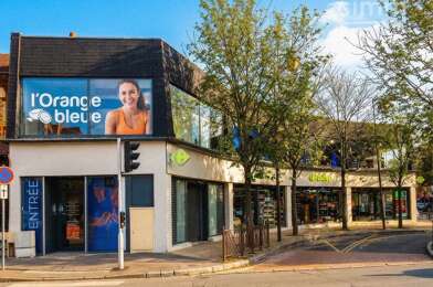 Commerce  2400000 €