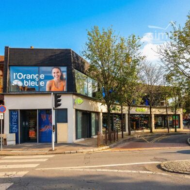 Commerce  2400000 €