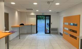 Bureau  97 m² à louer à Lanester (56600)