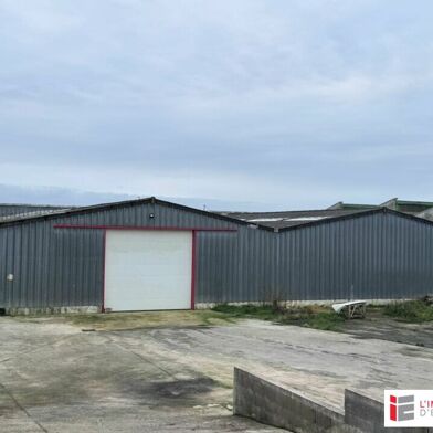 Local industriel  4867 €